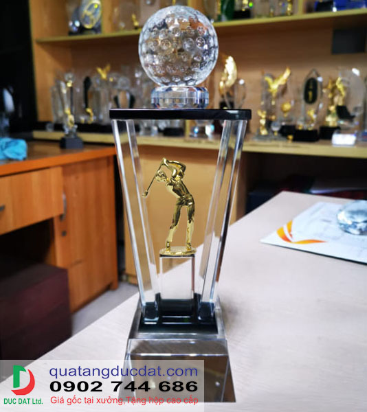 Cúp thể thao pha lê cao cấp tại TPHCM