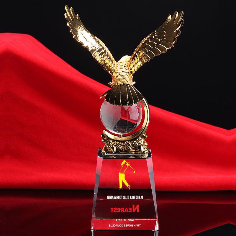 Tư vấn cúp thể thao tận tâm