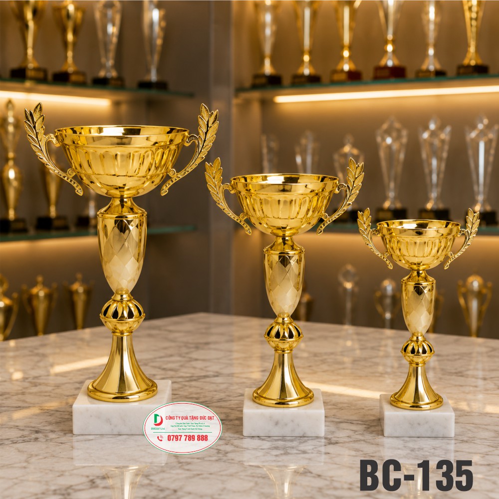 cup-kim-loai-cao-cap-bc135