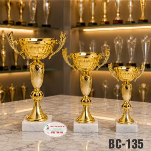 cup-kim-loai-cao-cap-bc135