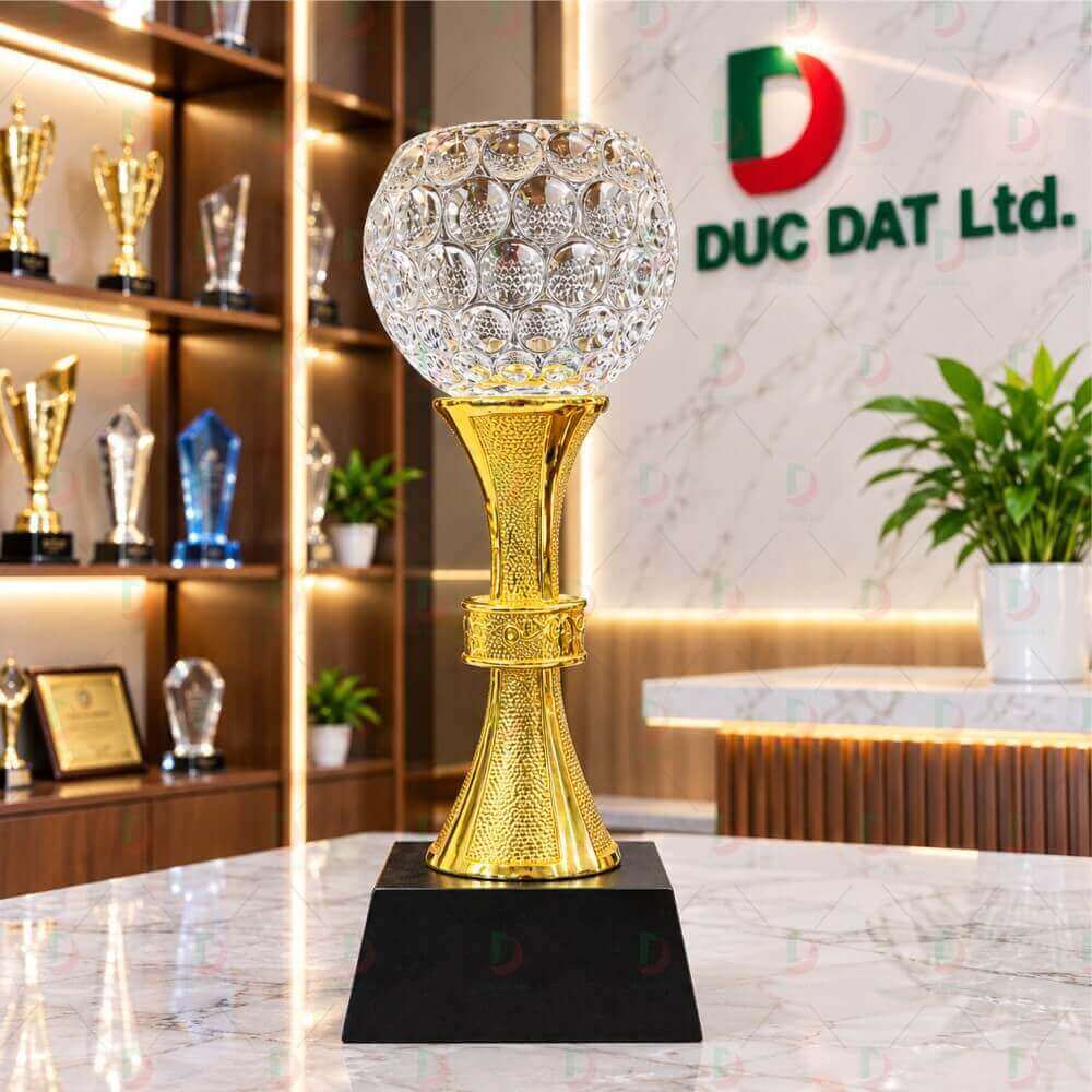 Cúp Tennis 85 bát pha lê thân composite vàng chân đế gỗ in nội dung theo yêu cầu