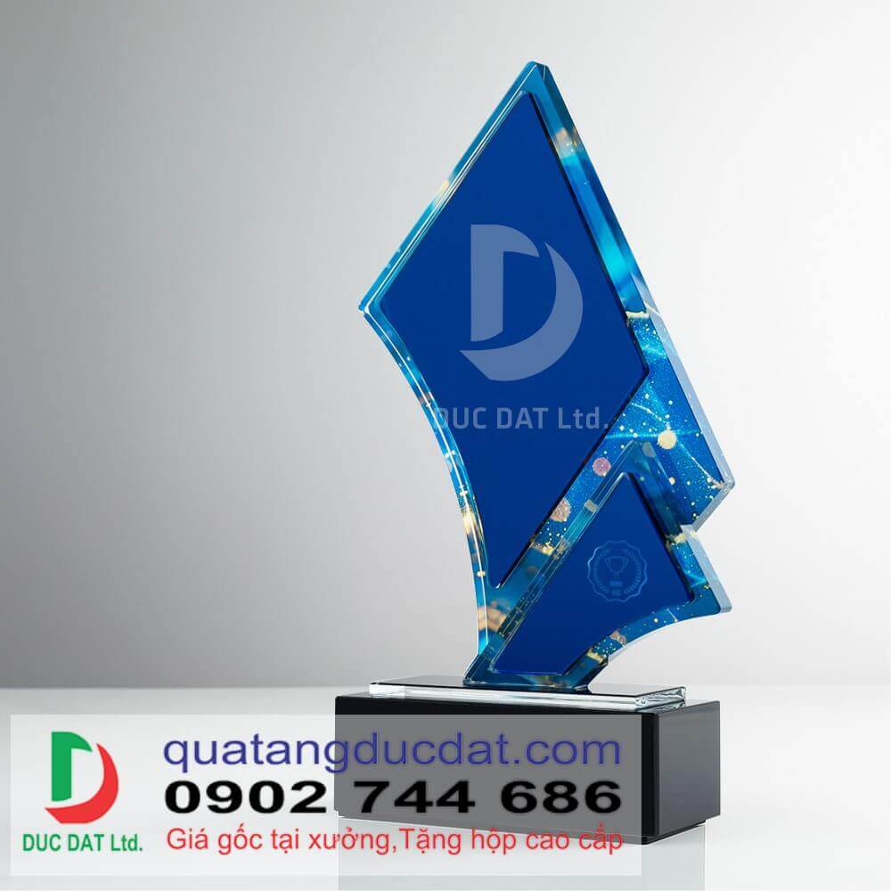 ky-niem-chuong-pha-le-283_1