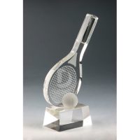 Cúp Tennis 12 pha lê có kích thước 12x21x7(cm), Quý khách có thể lựa chọn kích thước lớn hoặc nhỏ hơn tùy theo ngân sách
 
 Cúp pha lê sản xuất và